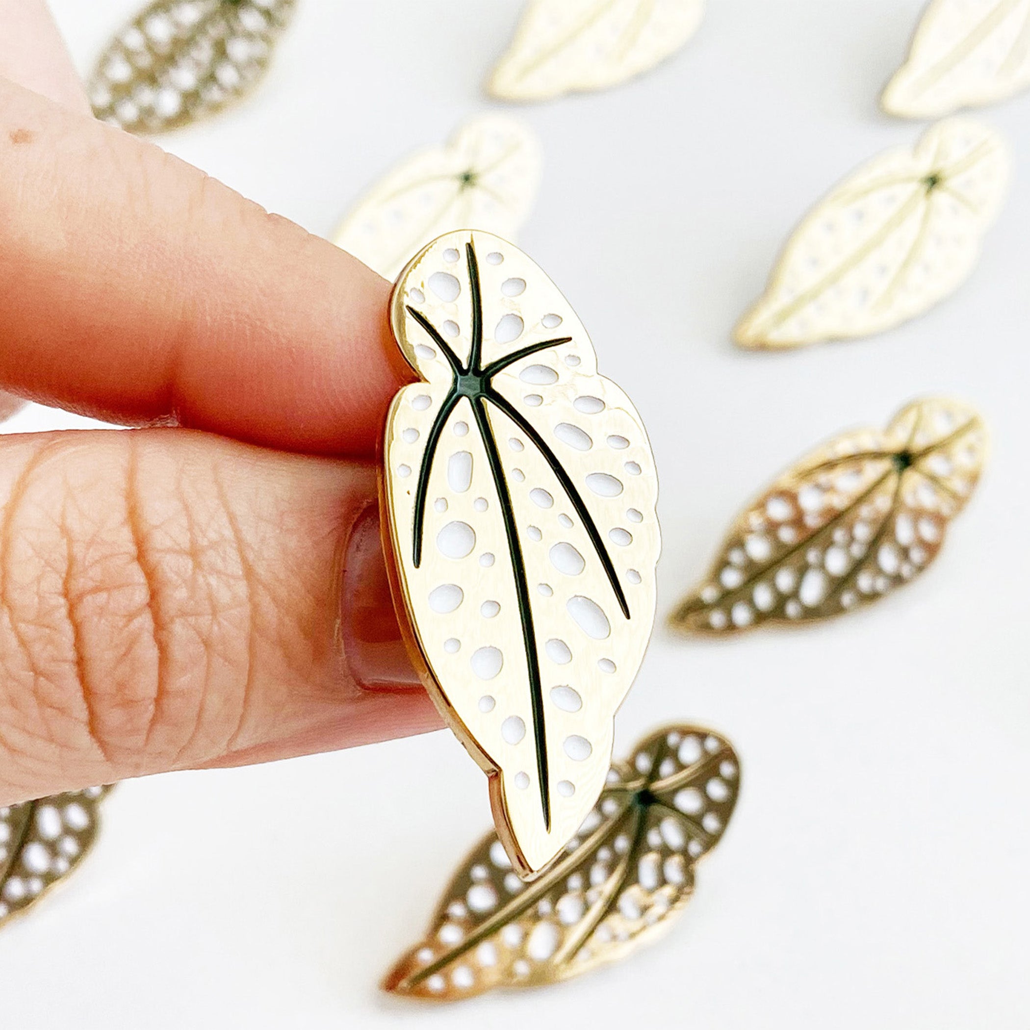 Begonia Maculata Leaf Lapel Pin